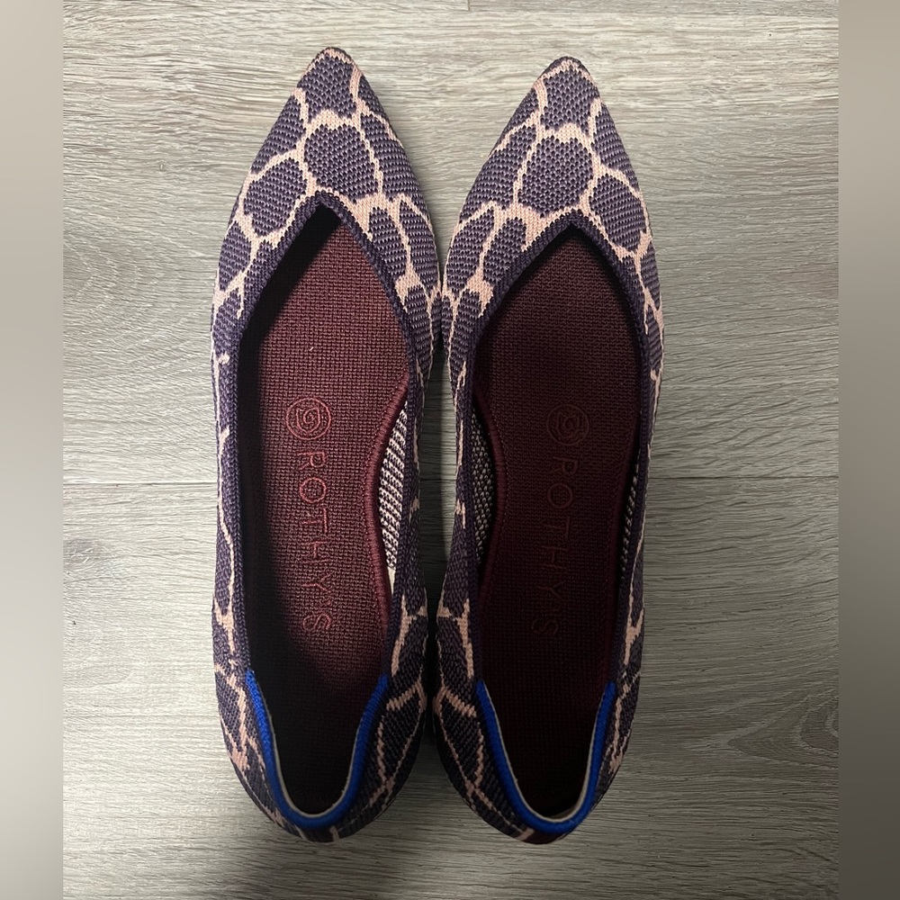 ROTHY’S Indigo Giraffe ‘The Point’ Flats Size 6.5